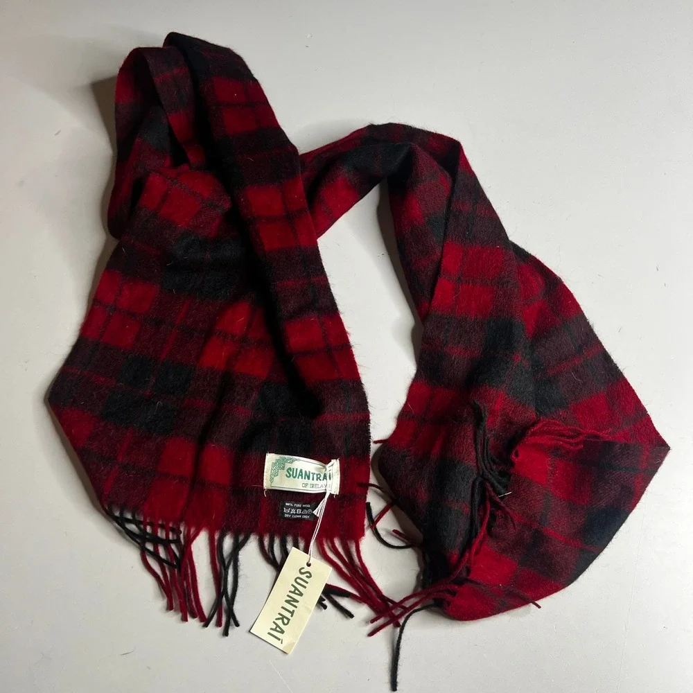Suantrai of Ireland Red Black Buffalo Plaid 100% Pure Wool Fringe Scarf NWT